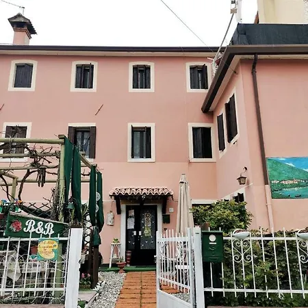 Art La Casa Del Pittore Bed & Breakfast Revine Lago