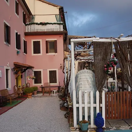 Art La Casa Del Pittore Bed & Breakfast Revine Lago