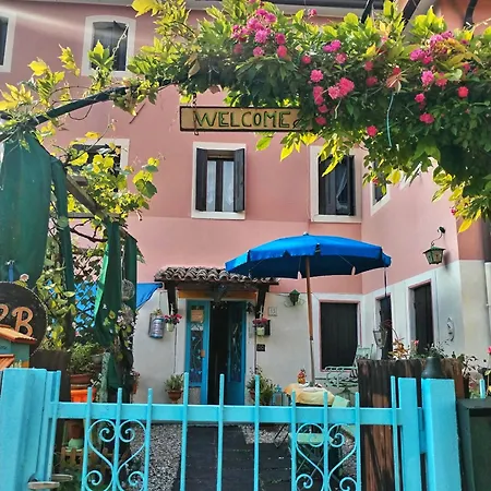 Art La Casa Del Pittore Bed & Breakfast Revine Lago